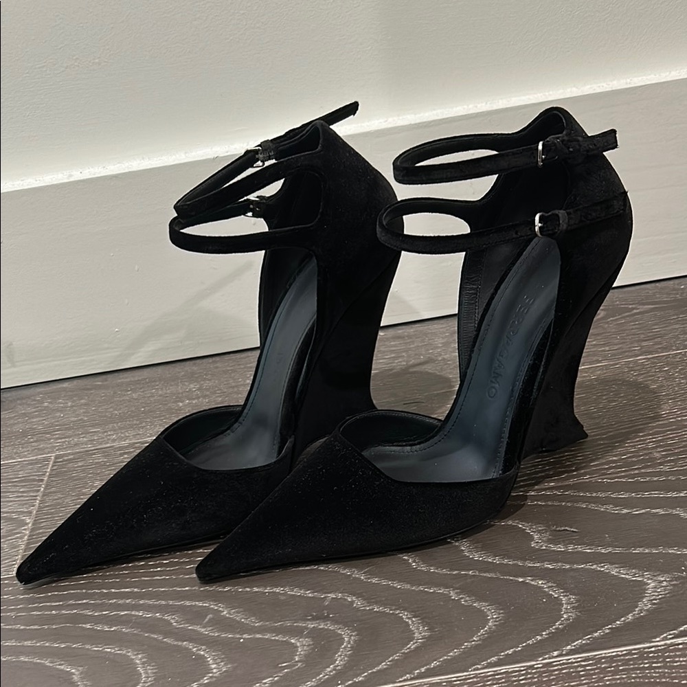 Ferragamo NWOT Elegant Black Women's Heels